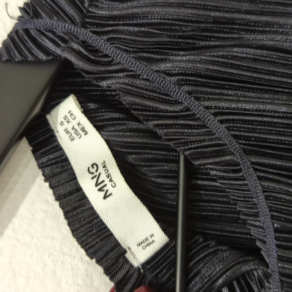 NWOT Mango pleated top Sz XS - Picture 3 of 7